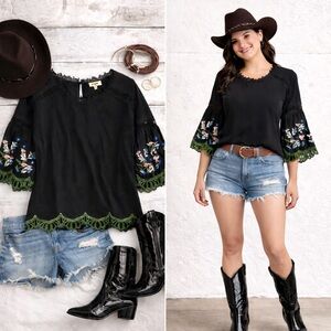 Umgee Black Floral Embroidered Boho Blouse Scalloped Lace Top Medium